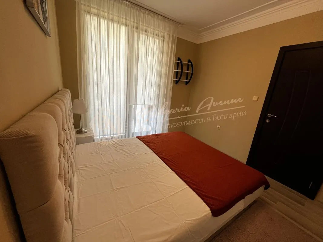 Уникальный двухкомнатный апартамент с видом на ухоженную территорию в комплексе Apollon Nesebar