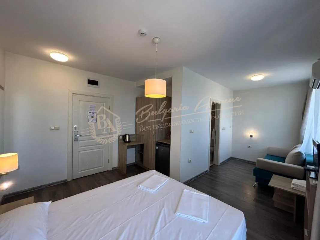 Студия в апарт-отеле Tarsis с прекрасным видом на территорию комплекса