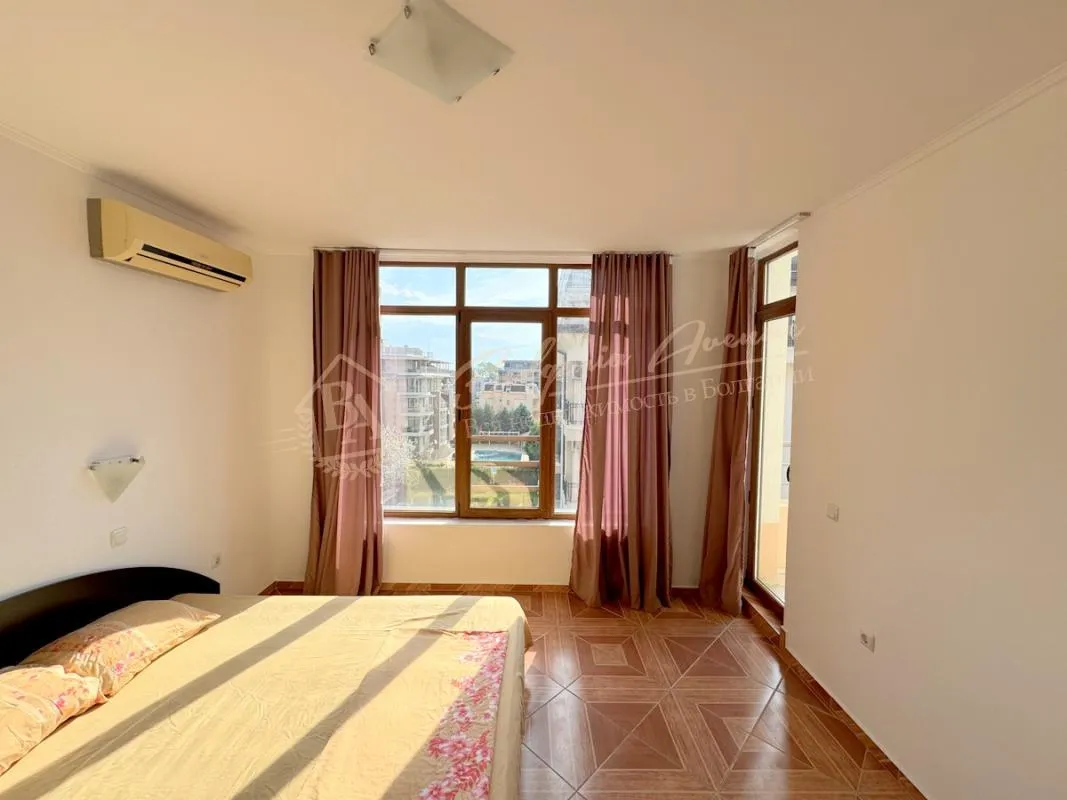 Продается двухкомнатный апартамент в комплексе "Святая Елена" Солнечный берег