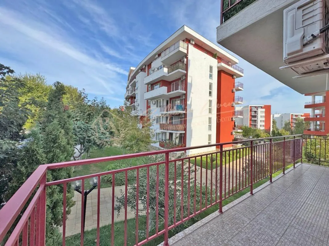 Двухкомнатный апартамент в комплексе Marina Fort, Свети Влас