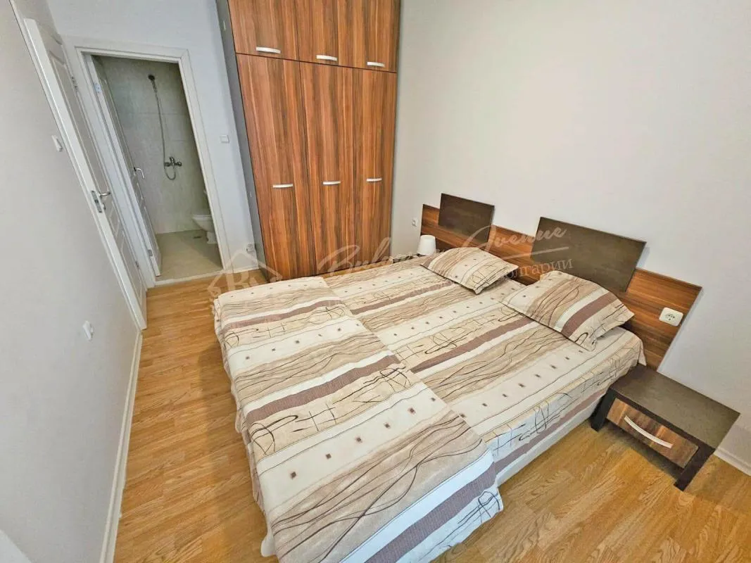 Апартамент с 2 спальнями в комплексе Romance Marine, Солнечный берег - вид на бассейн