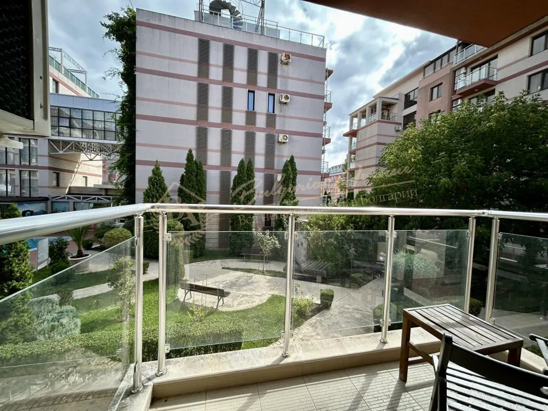 Двухкомнатный апартамент с прекрасным видом на территорию - комплекс Тарсис