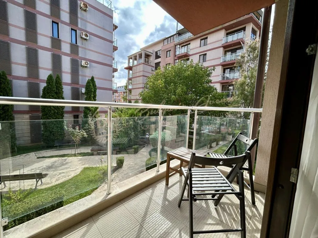 Двухкомнатный апартамент с прекрасным видом на территорию - комплекс Тарсис