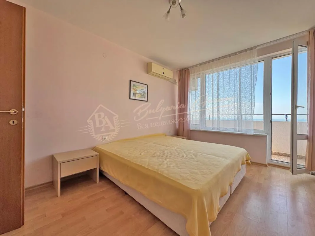 Двухкомнатный апартамент с видом на море в комплексе Marina Fort, Свети Влас