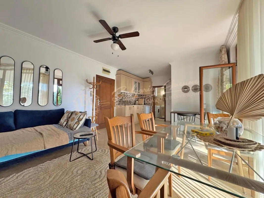 Продажа стильной двухкомнатной квартиры в комплексе "Антония" Святой Влас