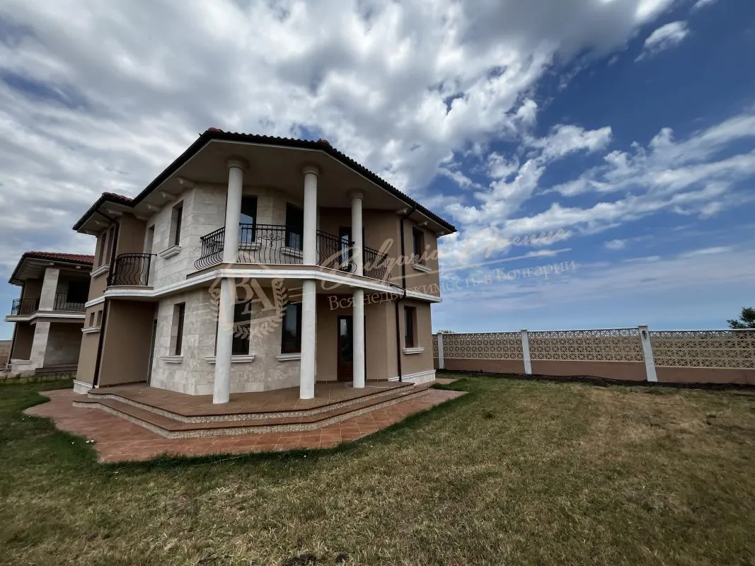 Просторный дом Elegant в Поморие с возможностью покупки в ипотеку или рассрочкой до 2-х лет