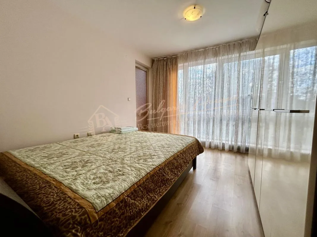 Трёхкомнатная квартира в комплексе «Флорес Парк» в центре курорта Солнечный берег