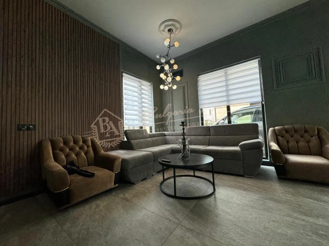 Высококачественный новый дом в Поморье, в нескольких шагах от частного пляжа