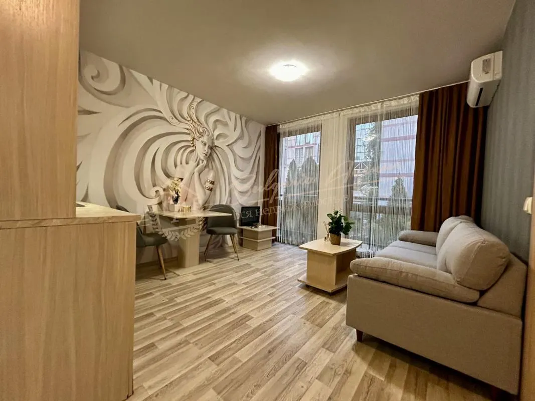 Люксовый двухкомнатный апартамент в комплексе Tarsis Солнечный берег