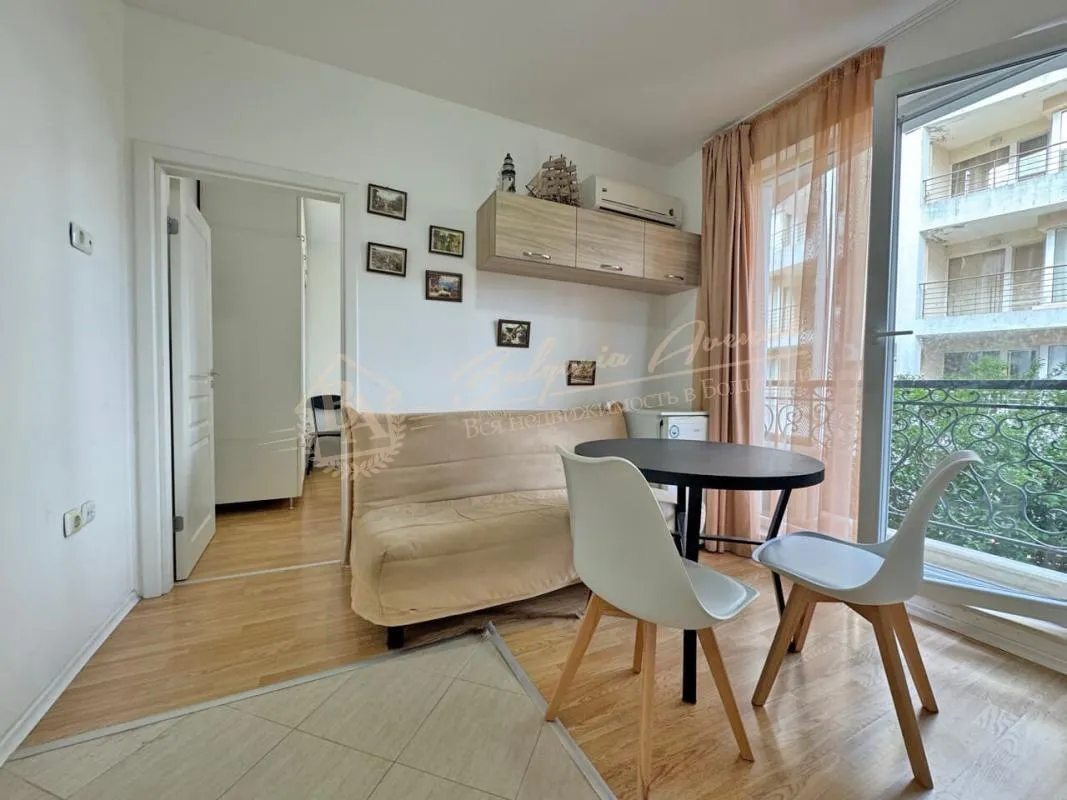 Компактный двухкомнатный апартамент в комплексе "Романс Марин", Солнечный берег