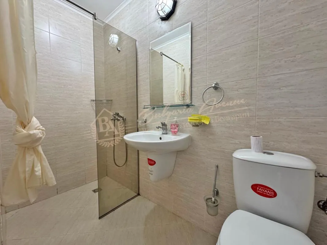 Компактный двухкомнатный апартамент в комплексе "Романс Марин", Солнечный берег