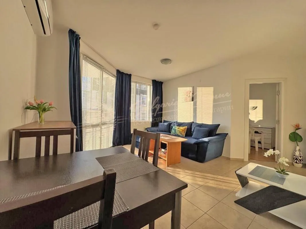 Светлый апартамент с 1 спальней в комплексе "Виста дель Мар 2" в Свети Влас