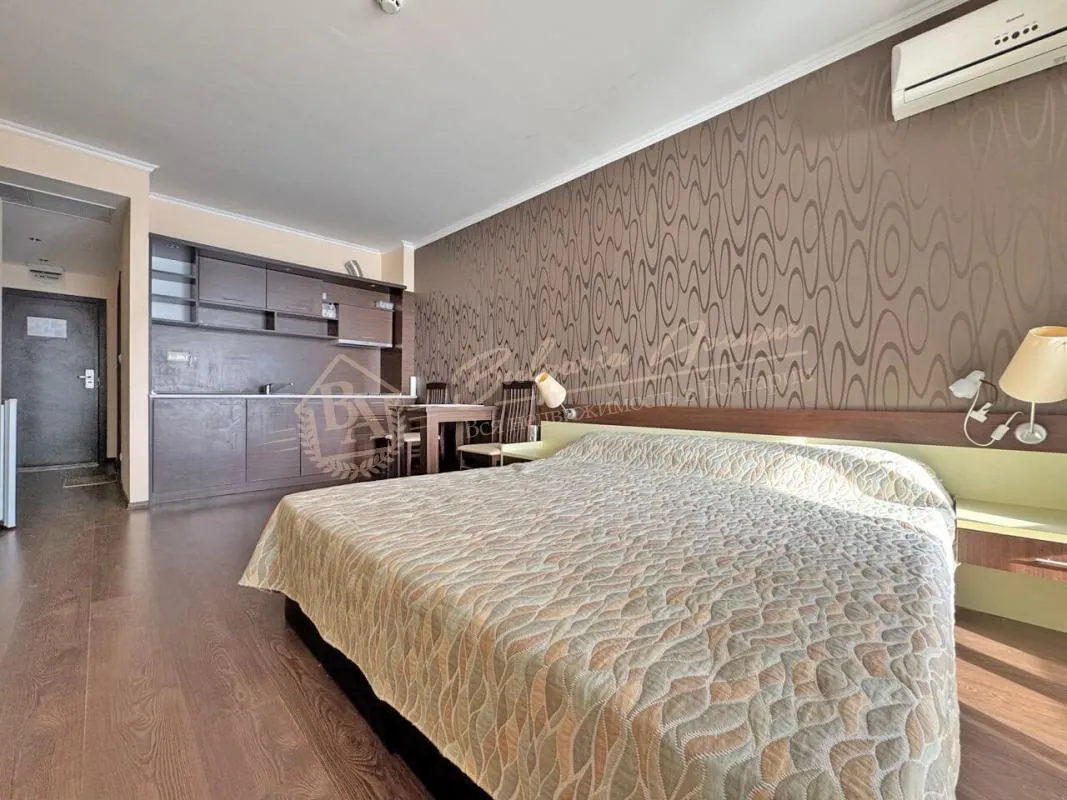 Большая студия в комплексе класса люкс Grand Hotel в Свети Влас. Панорамный вид на море!