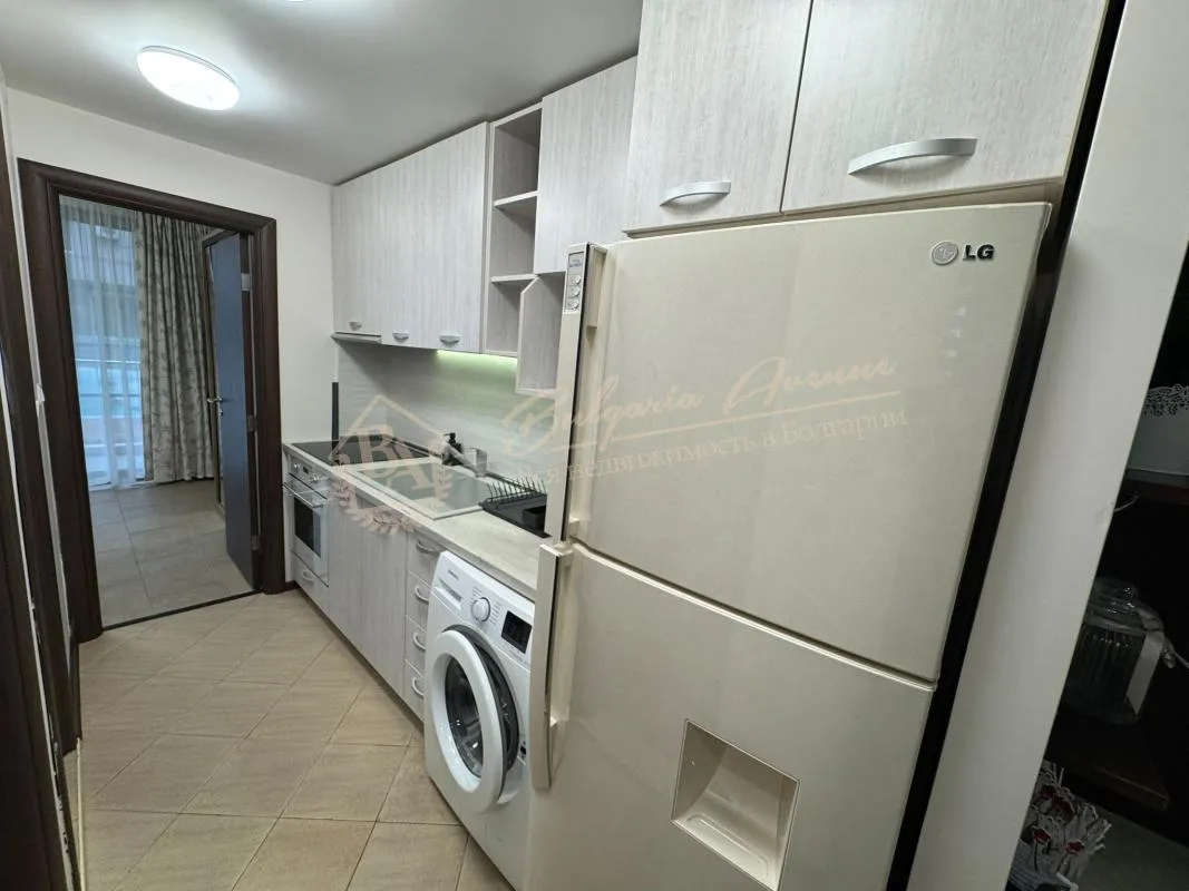 Трехкомнатный апартамент с личным двориком в комплексе "Тарсис"