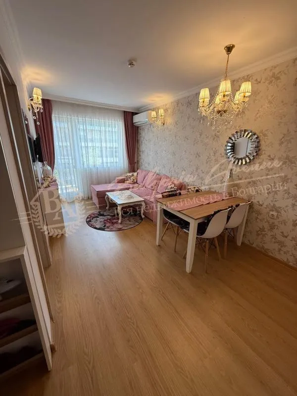 Апартамент с 1 спальней в к-се Sweet Home 6 Солнечный берег