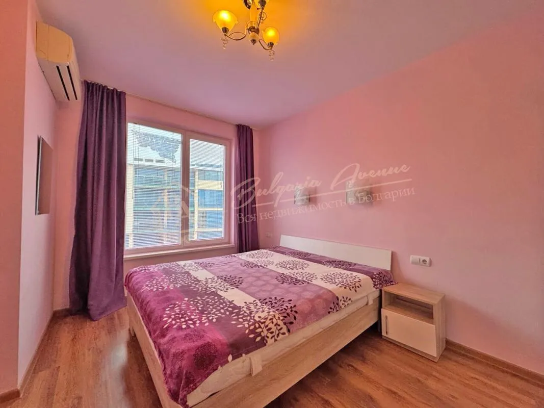 Двухкомнатная квартира в комплексе Casa Rossa, Солнечный берег - вид на бассейн