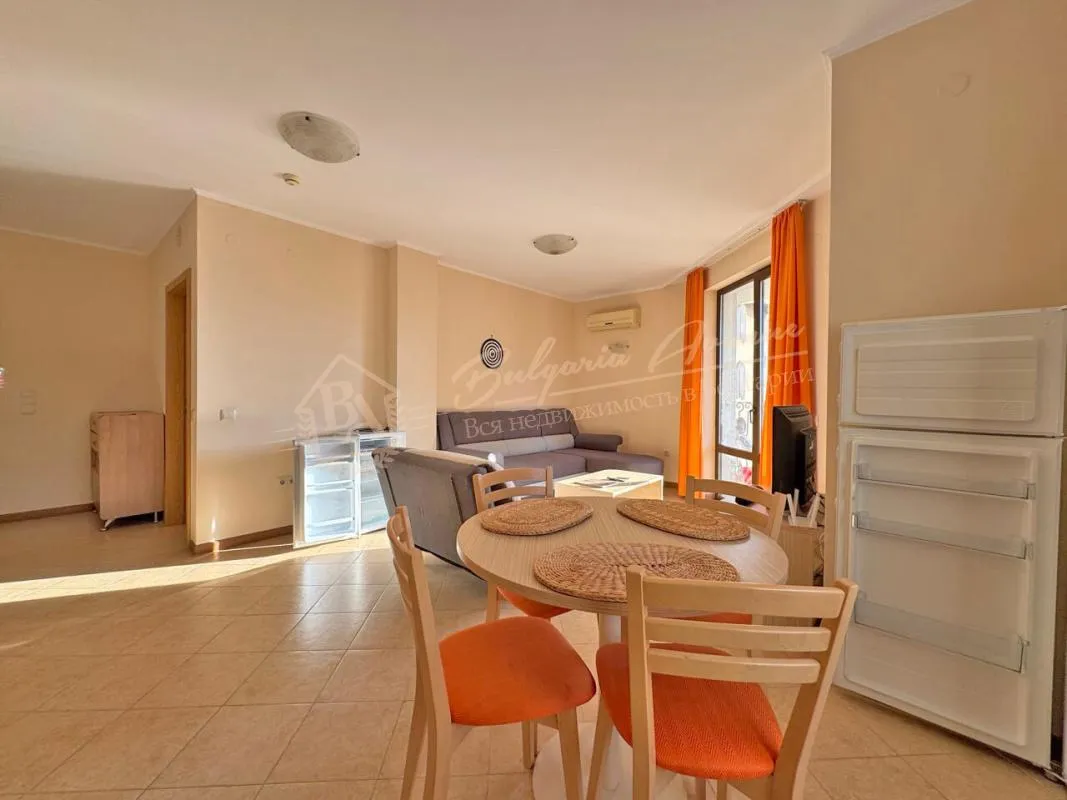 Светлая трехкомнатная квартира в комплексе Royal Sun, Солнечный берег