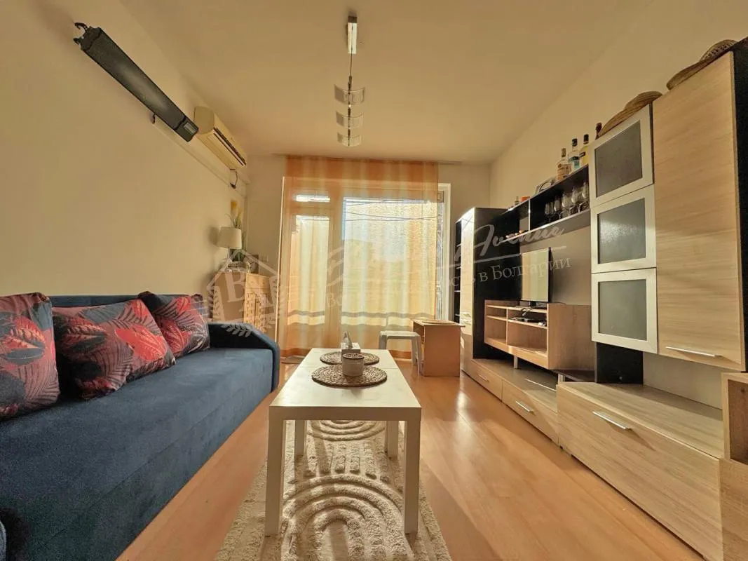 Светлая двухкомнатная квартира в комплексе Sunny Day 6, Солнечный берег