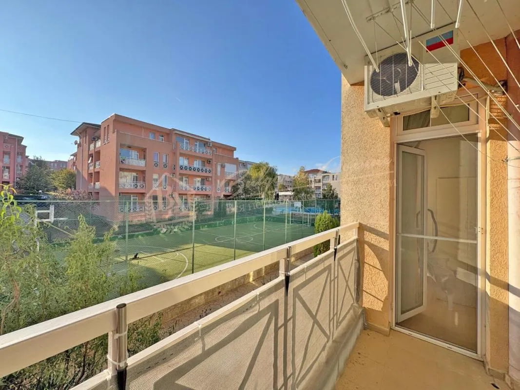 Светлая двухкомнатная квартира в комплексе Sunny Day 6, Солнечный берег