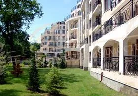 Двухкомнатная квартира в великолепном комплексе "Иглика", Золотые пески, обл. Варна. Всего 200 м до моря!