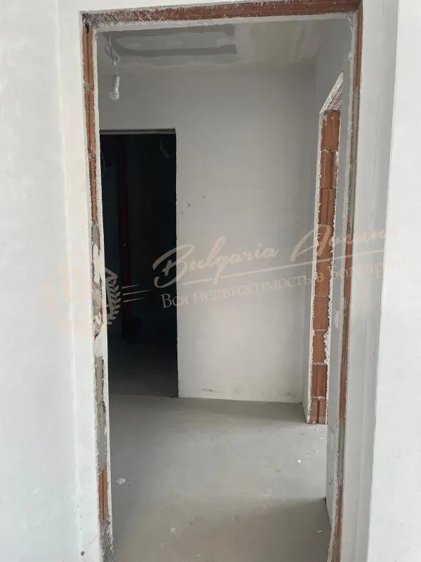 Двухкомнатная квартира в новом комплексе на этапе строительства в г Варна. Вид на море и горы!