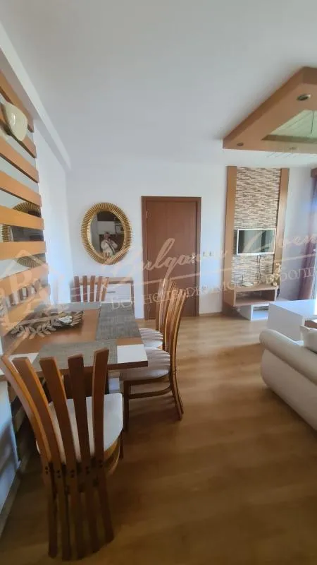 Апартамент с одной спальней улучшенной планировки в люксовом закрытом комплексе, Солнечный берег